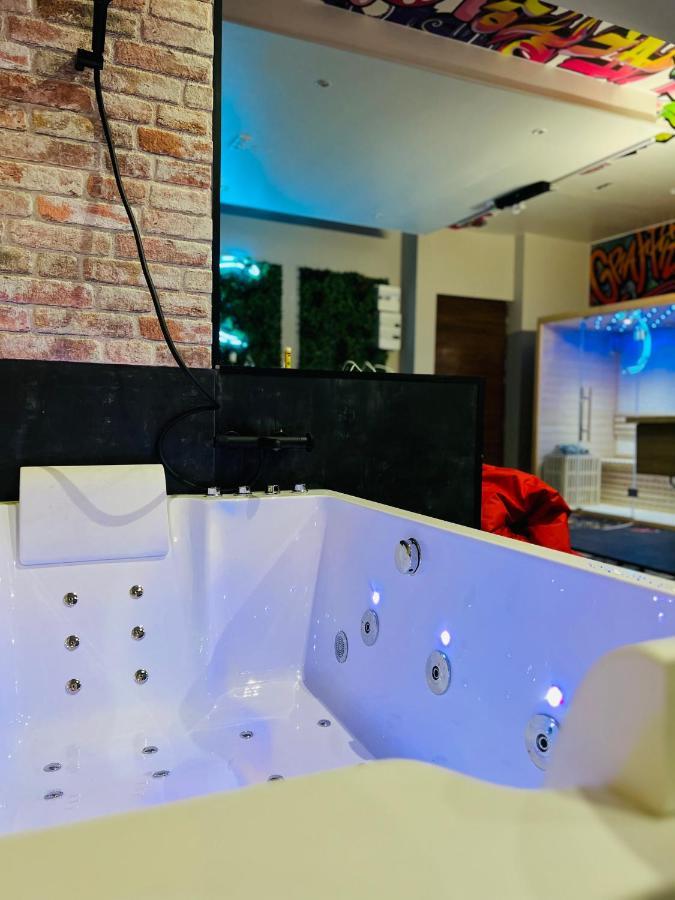 Capsule Street Art - Sauna- Jacuzzi - Playstation 5 - Billard - Netflix - Home Cinema - Terrasse Дуэ Экстерьер фото