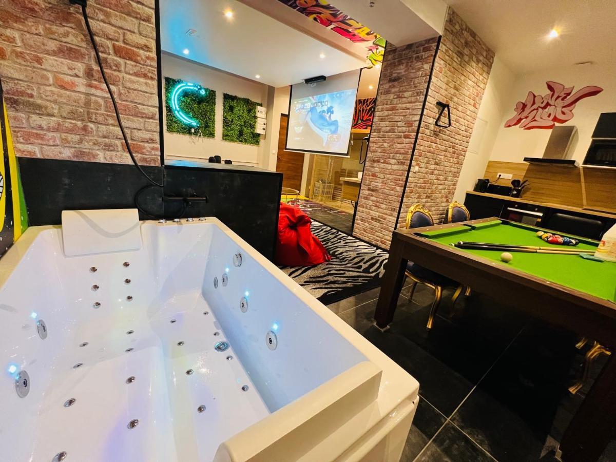 Capsule Street Art - Sauna- Jacuzzi - Playstation 5 - Billard - Netflix - Home Cinema - Terrasse Дуэ Экстерьер фото