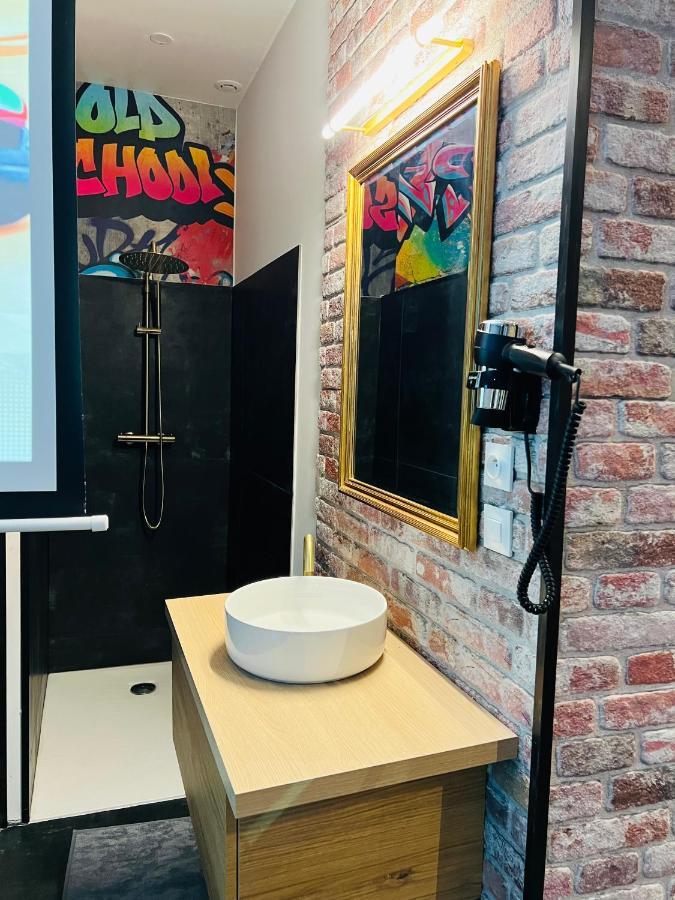 Capsule Street Art - Sauna- Jacuzzi - Playstation 5 - Billard - Netflix - Home Cinema - Terrasse Дуэ Экстерьер фото
